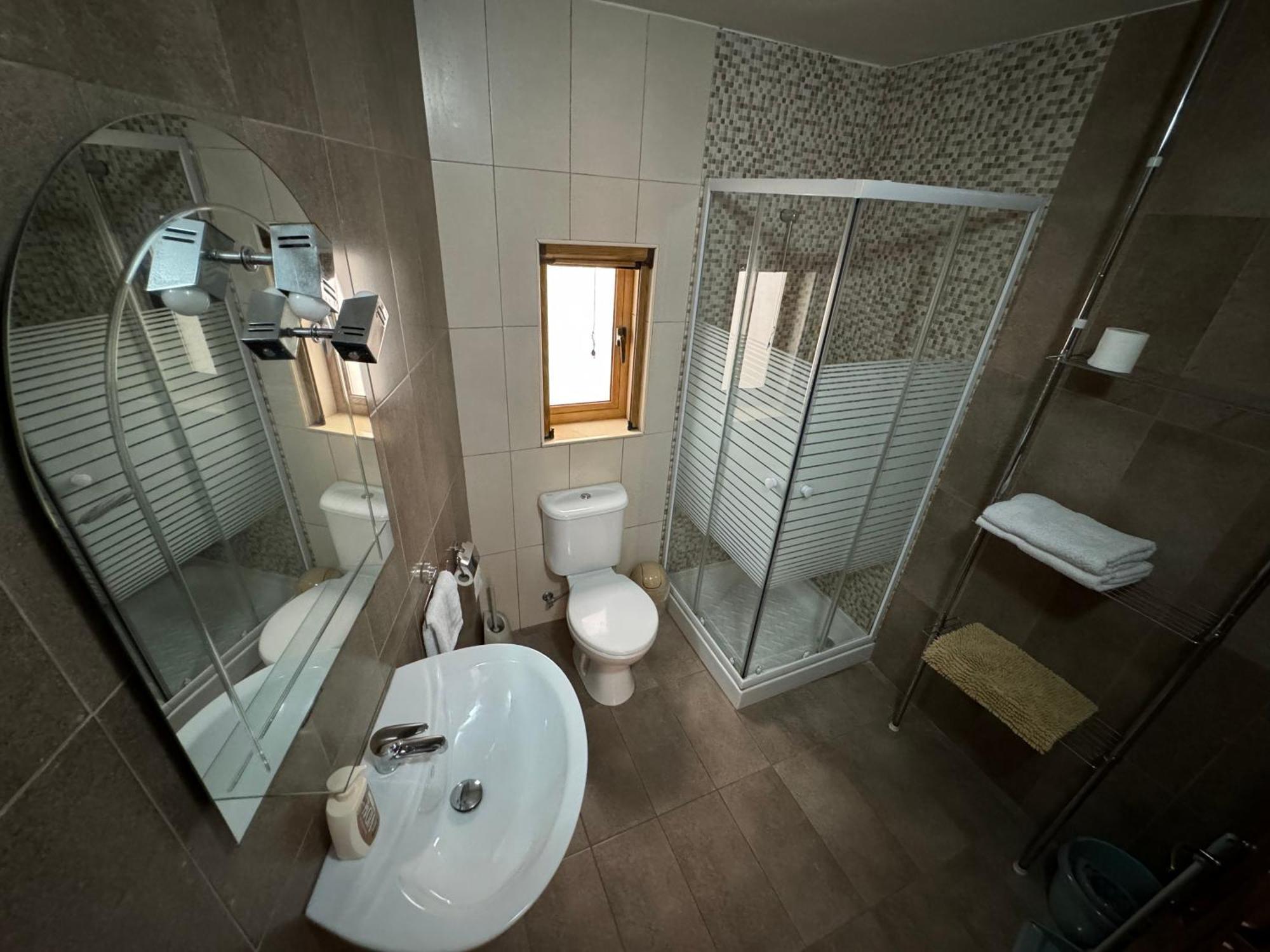 Private One Bedroom Apartment Close To Airport In Лука Екстериор снимка